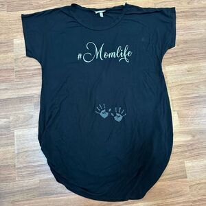 Free Kisses Maternity Mom Life Short Sleeve T-shirt Black | Maternity Size XL